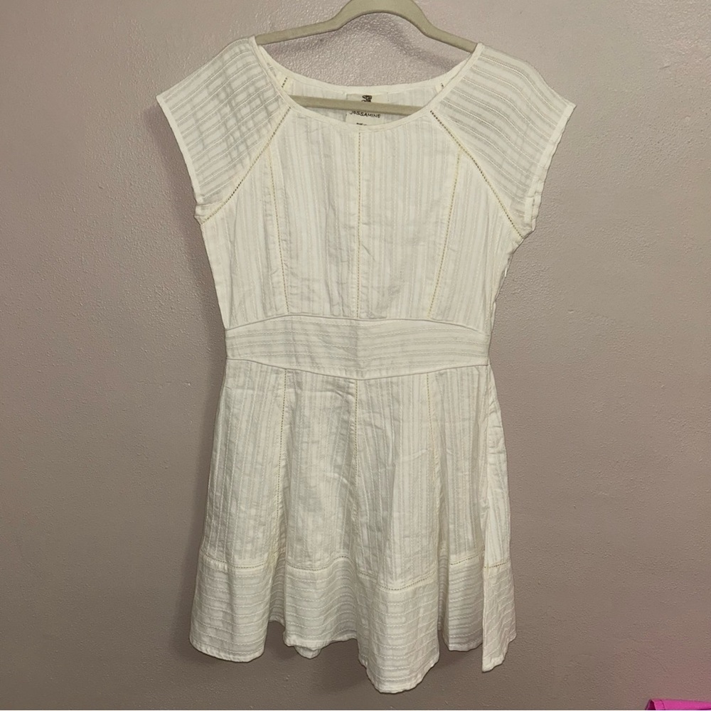 White Short-Sleeve Midi Dress - Timeless Casual Style - Picture 1 of 4